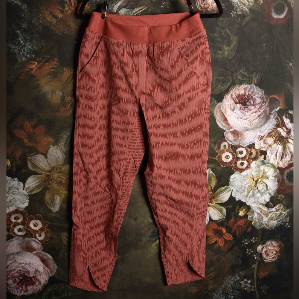 Mountain Hardwear women's xs active pant with tulip hem mauve